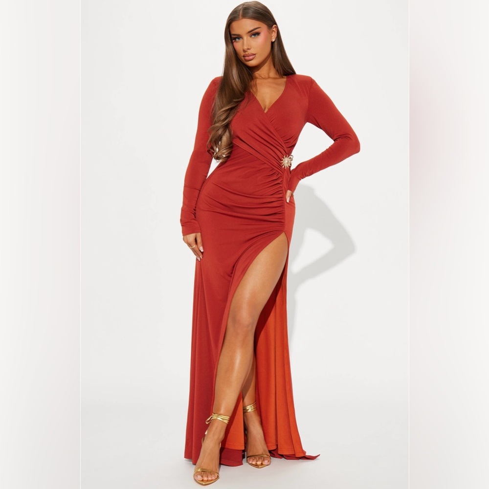 FASHION NOVA DRESS , CORA MAXI DRESS - Color: RUST , Size: Small